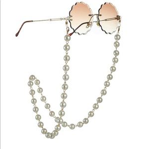 Big beaded pearl eyeglass/sunglass chain
